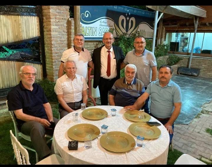 Eski dostlar düğünde hasret giderdi 1
